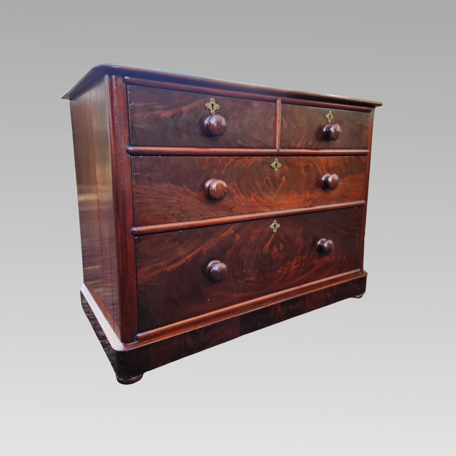 Chest of Drawers Fabulous Antique Victorian Mahogany Chest of Drawers (1 of 9) Chest of Drawers Fabulous Antique Victorian Mahogany Chest of Drawers (1 of 9)