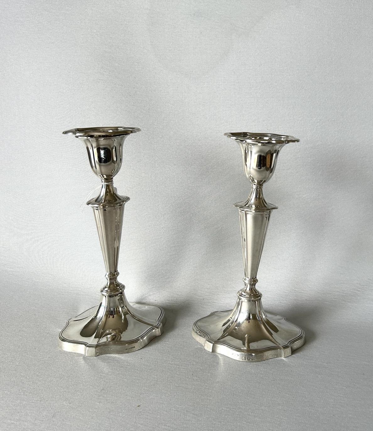 Handsome Pair of Edwardian Silver Candlesticks (1 of 8) Handsome Pair of Edwardian Silver Candlesticks (1 of 8)