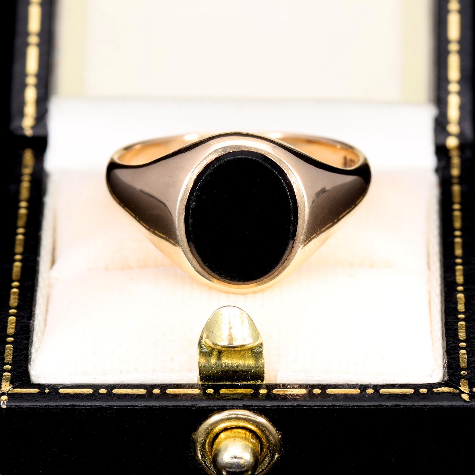 The Vintage 1966 Onyx Classic Signet Ring (1 of 6)