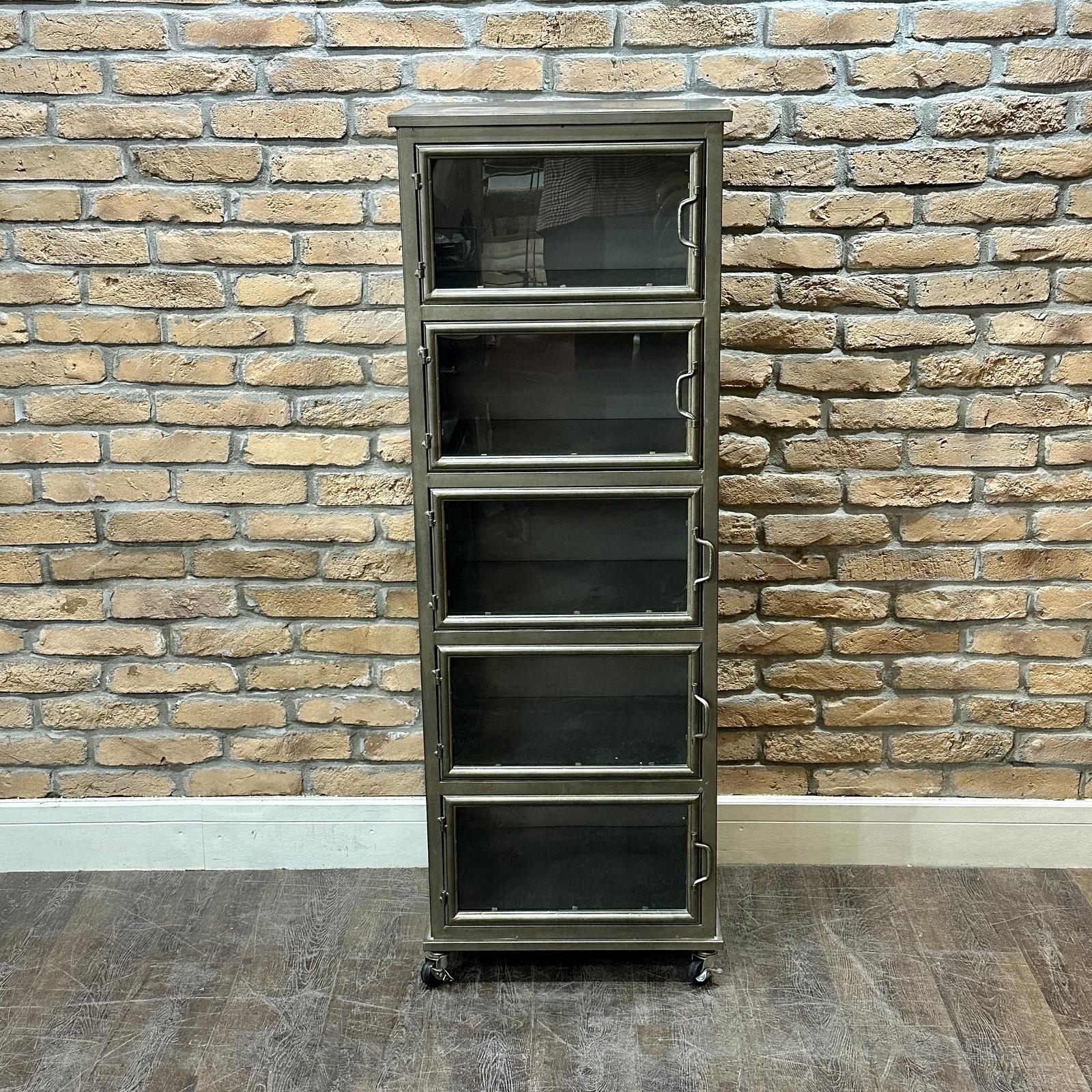 Vintage Industrial Cabinet on Wheels (1 of 5) Vintage Industrial Cabinet on Wheels (1 of 5)