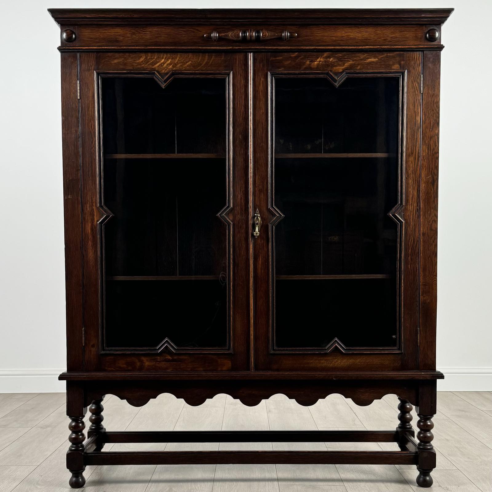 Antique 20th Century Jacobean Style Oak Display Cabinet (1 of 10) Antique 20th Century Jacobean Style Oak Display Cabinet (1 of 10)