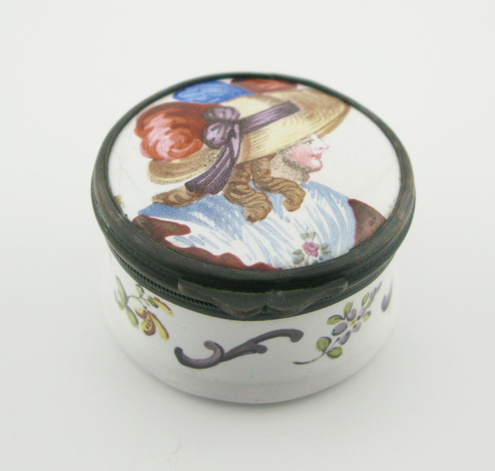 19th-century Samson Enamel Portrait Snuff or Pill Box (1 of 10)