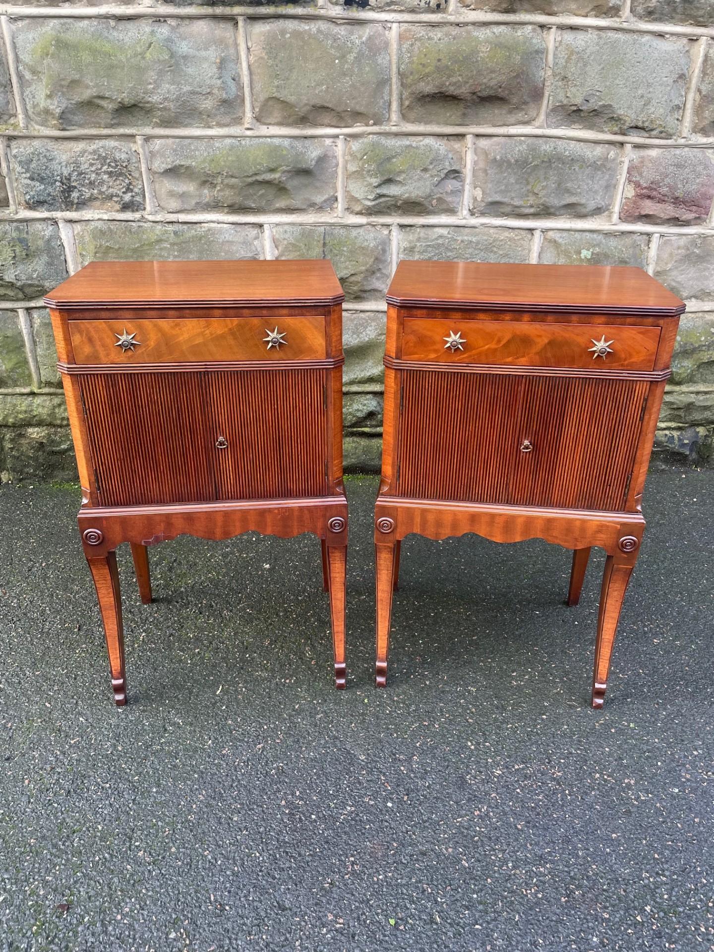 Pair Quality Walnut Bedside Tables Bedside Cabinets (1 of 12) Pair Quality Walnut Bedside Tables Bedside Cabinets (1 of 12)