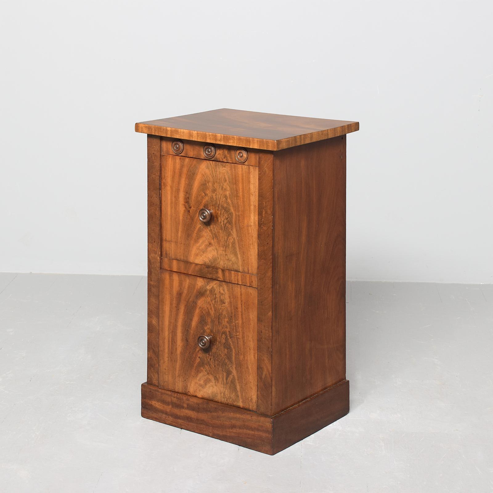 Alexander Greek Thompson Mahogany Pedestal (1 of 8) Alexander Greek Thompson Mahogany Pedestal (1 of 8)