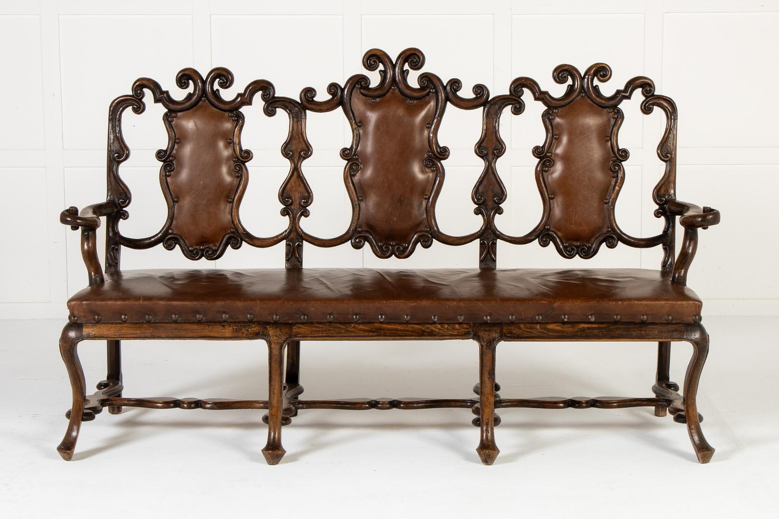 19th Century Walnut Sofa/settee (1 of 10) 19th Century Walnut Sofa/settee (1 of 10)