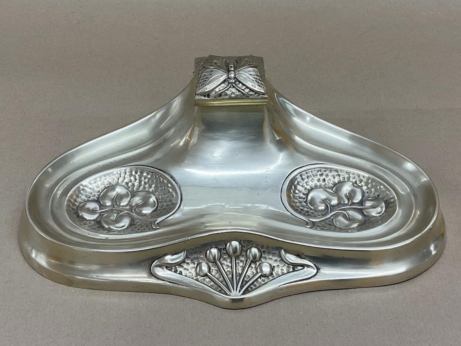 Art Nouveau Large Brass Desk Top Inkwell Butterfly Decoration 3.3kg Antique Victorian (1 of 10) Art Nouveau Large Brass Desk Top Inkwell Butterfly Decoration 3.3kg Antique Victorian (1 of 10)