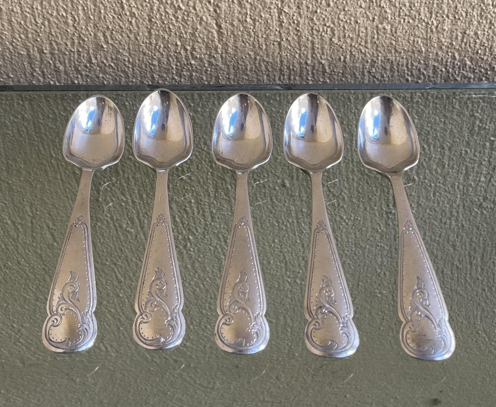 Set of Five George V Silver Egg Spoons (1 of 4) Set of Five George V Silver Egg Spoons (1 of 4)