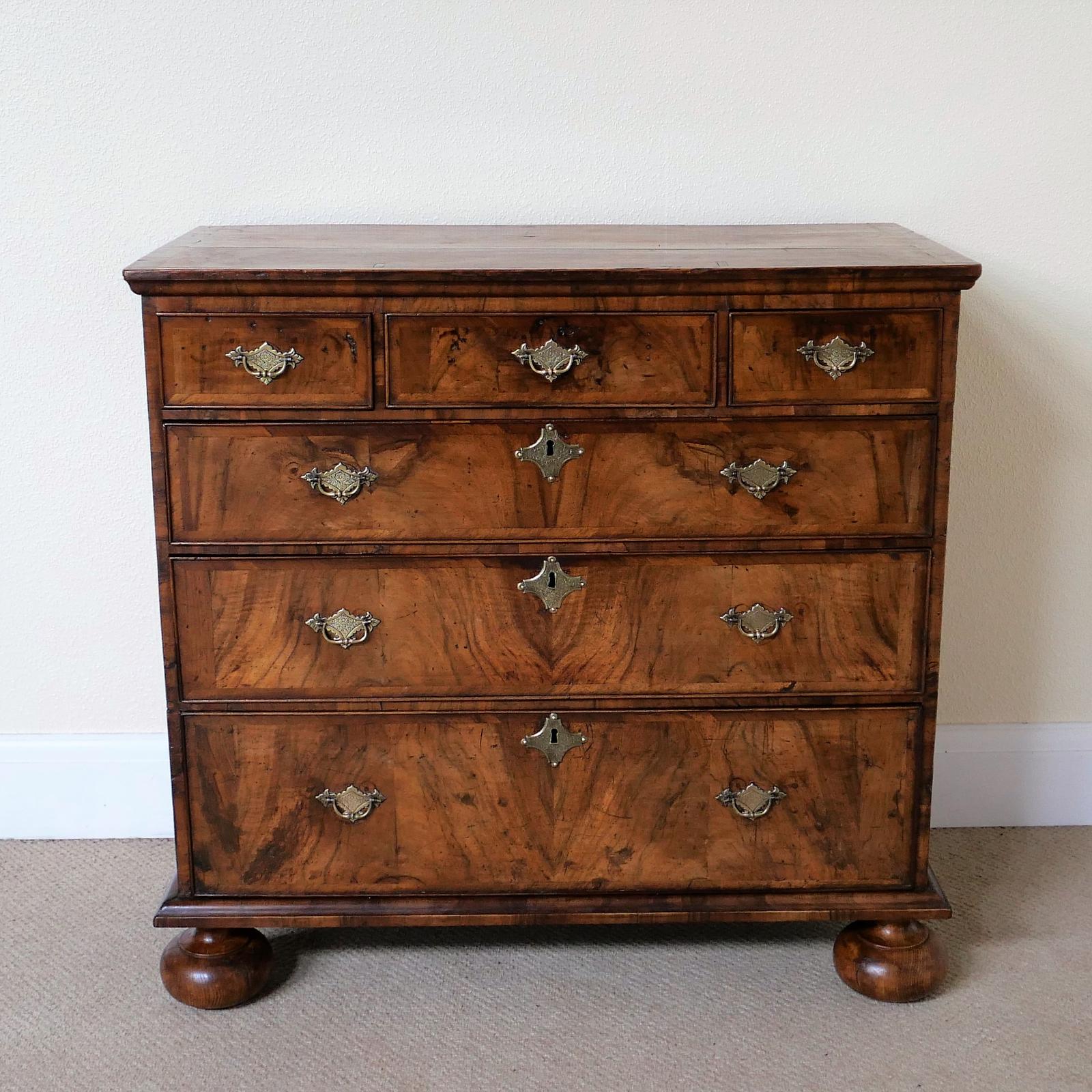 Queen Anne Walnut Chest of Drawers c.1710 (1 of 10)