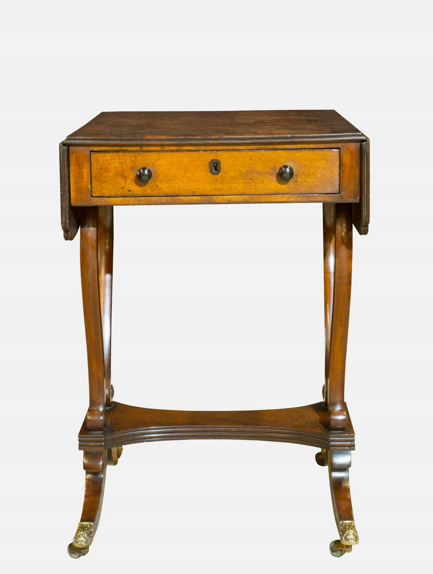 Regency Mahogany Drop Flap Table (1 of 1) Regency Mahogany Drop Flap Table (1 of 1)