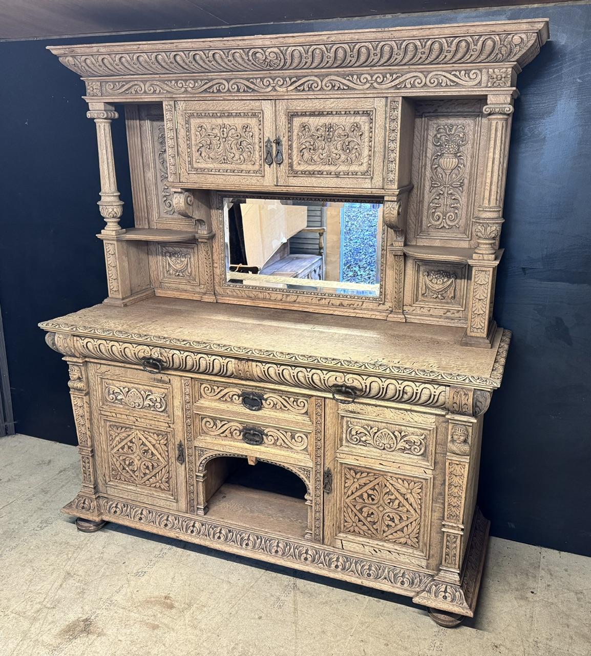 Handsome Carved Oak Sideboard (1 of 20) Handsome Carved Oak Sideboard (1 of 20)
