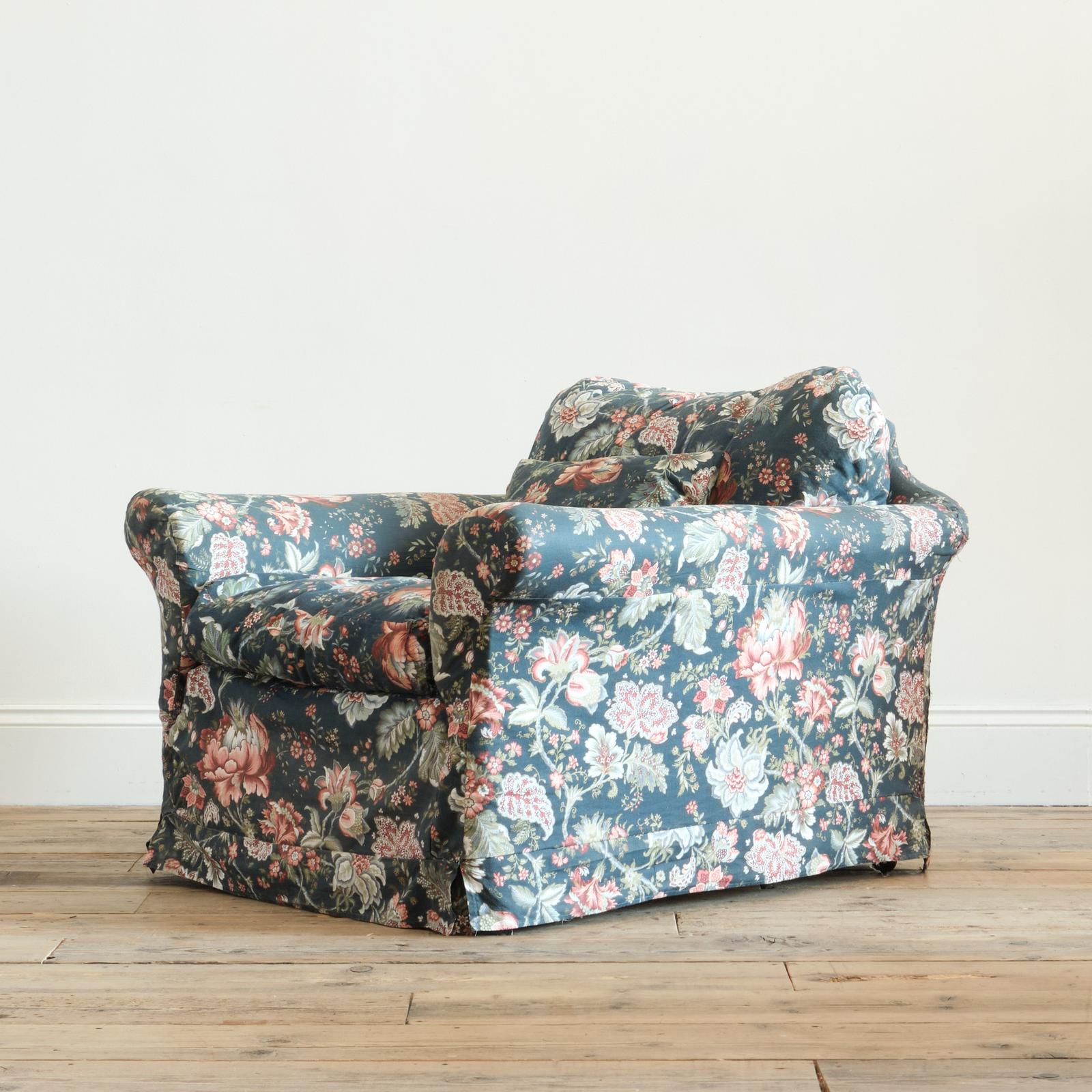 Large Deep Seated Country House Armchair (1 of 7)