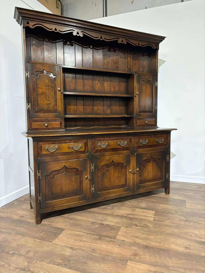 Vintage Georgian Style Oak & Walnut Dresser (1 of 17)