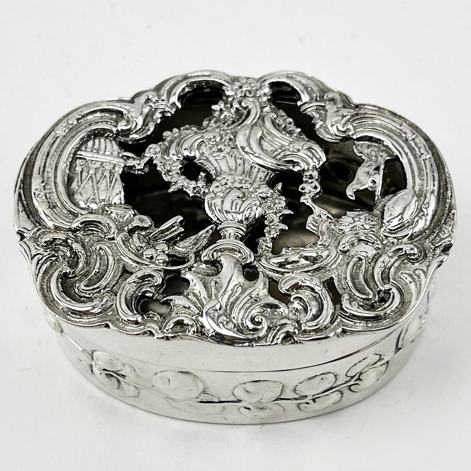 William Comyns Sterling Silver Trinket or Pot Pourri Box (1 of 6)