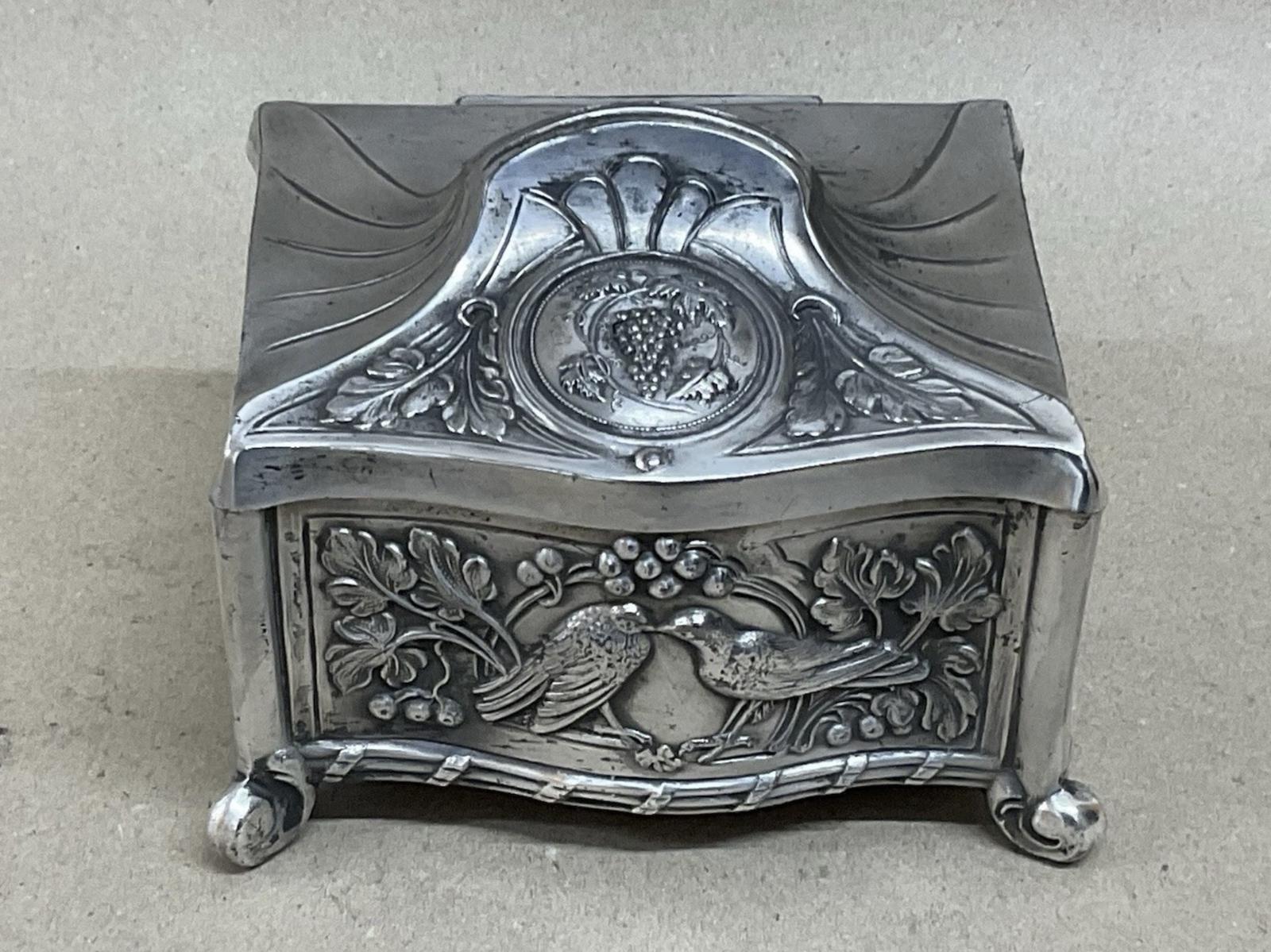 Art Nouveau Pewter Trinket Box Bird,foliage and Fruit Decoration Antique Victorian C1880 (1 of 8) Art Nouveau Pewter Trinket Box Bird,foliage and Fruit Decoration Antique Victorian C1880 (1 of 8)