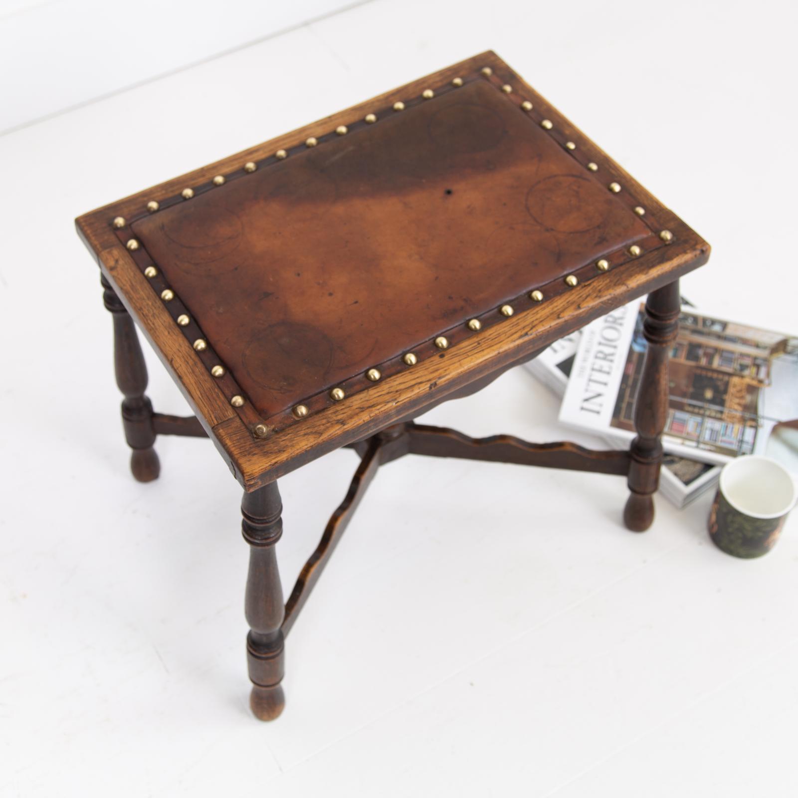 Charming Little Arts and Crafts Oak Stool c.1910 (1 of 9)