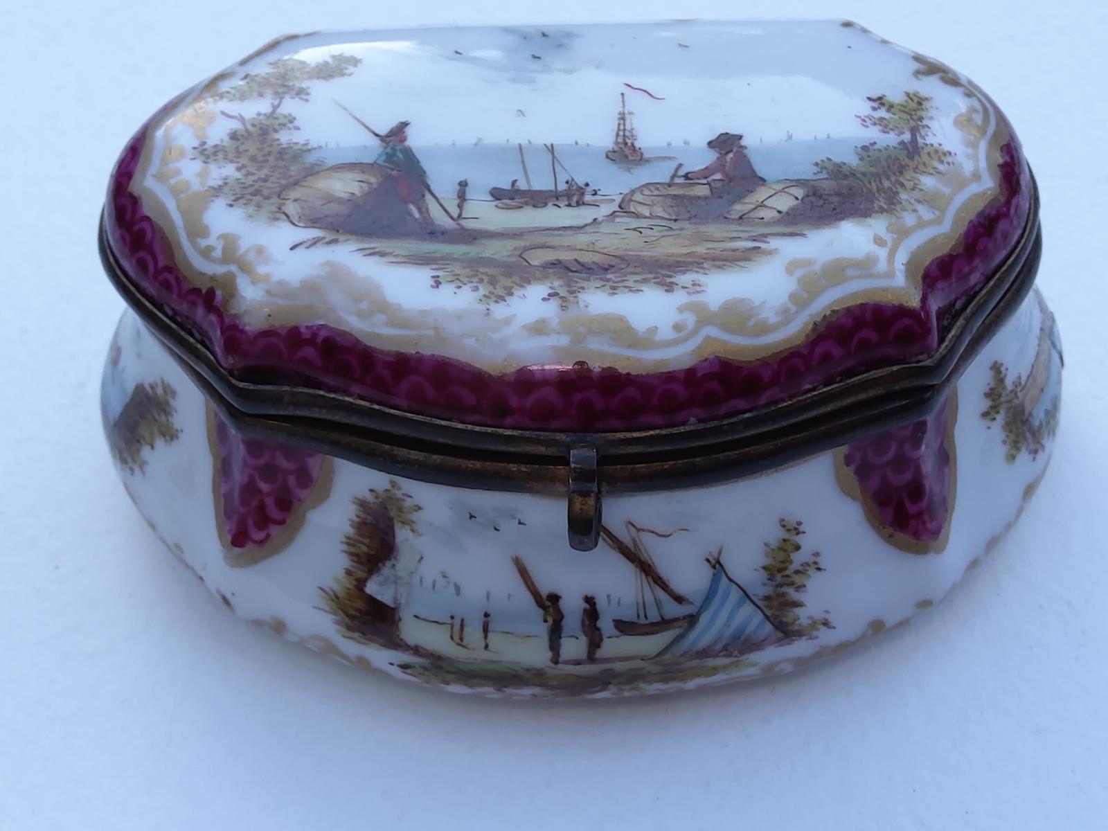 Small Porcelain Trinket Box with Maritime Scenes (1 of 6) Small Porcelain Trinket Box with Maritime Scenes (1 of 6)