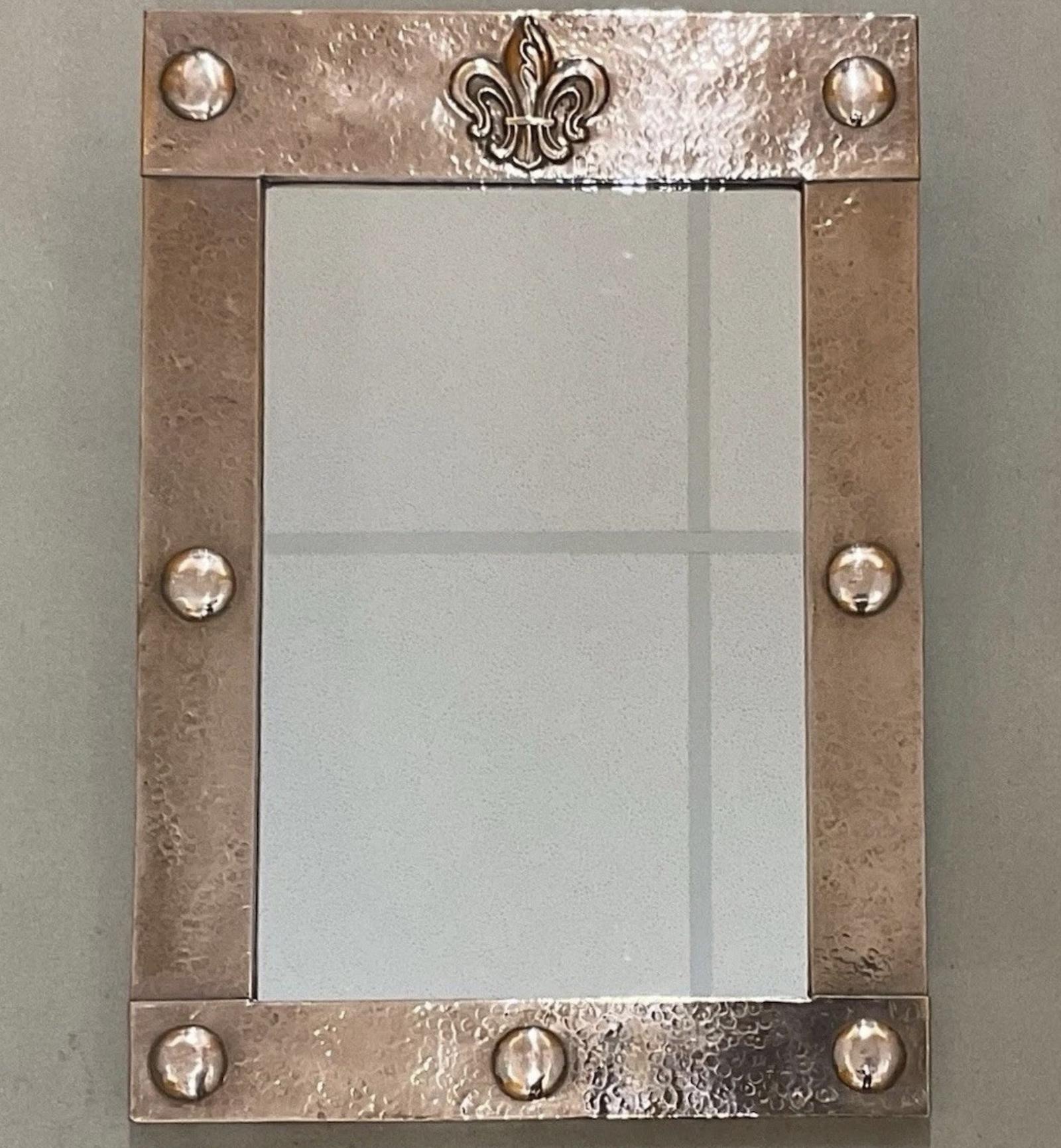 Arts & Crafts Hammered Copper Mirror with Roundels and Fleur-de-lis Antique Edwardian c.1900 (1 of 5) Arts & Crafts Hammered Copper Mirror with Roundels and Fleur-de-lis Antique Edwardian c.1900 (1 of 5)