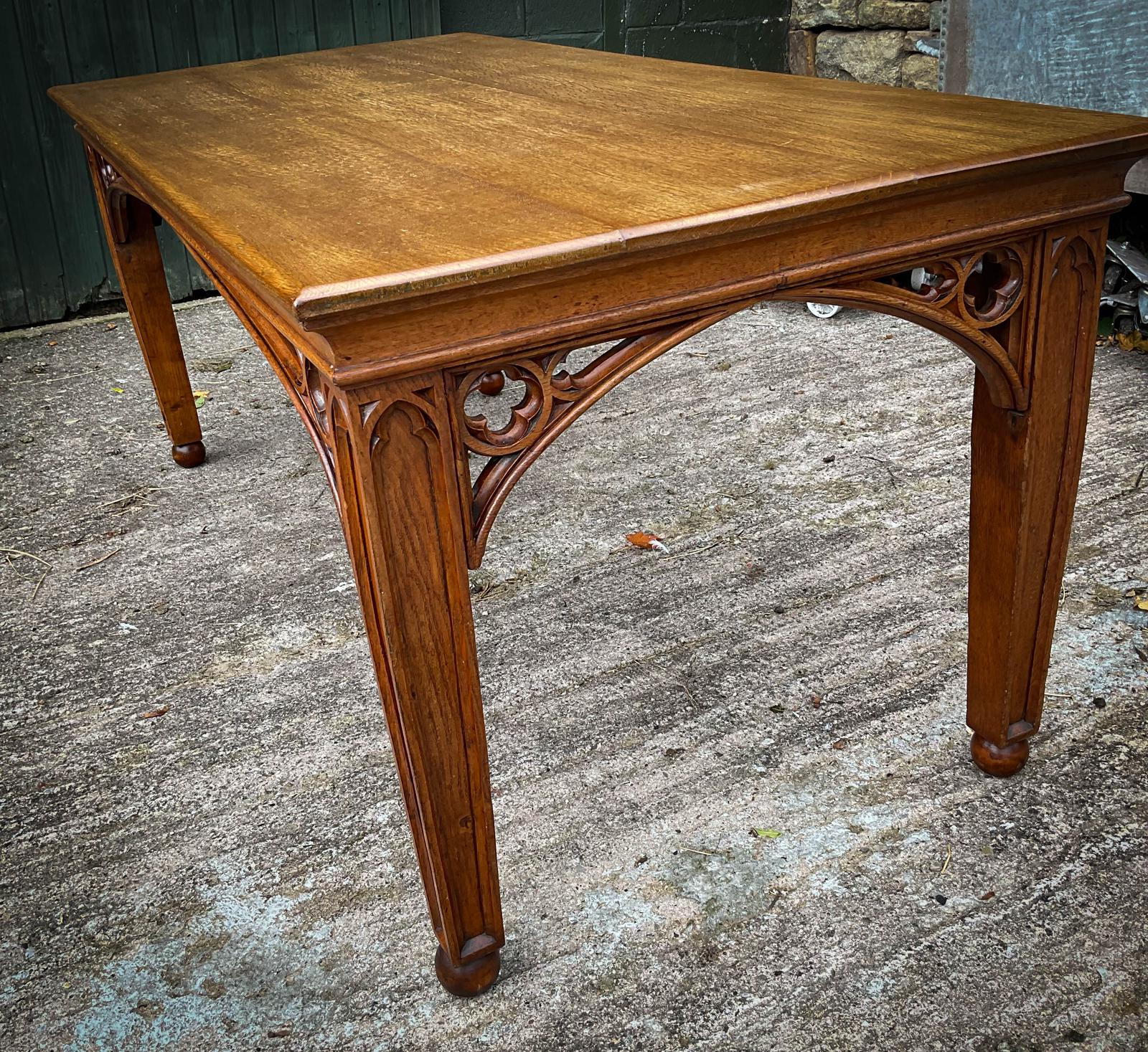 Good Victorian Gothic Dining Table c.1850 (1 of 6) Good Victorian Gothic Dining Table c.1850 (1 of 6)