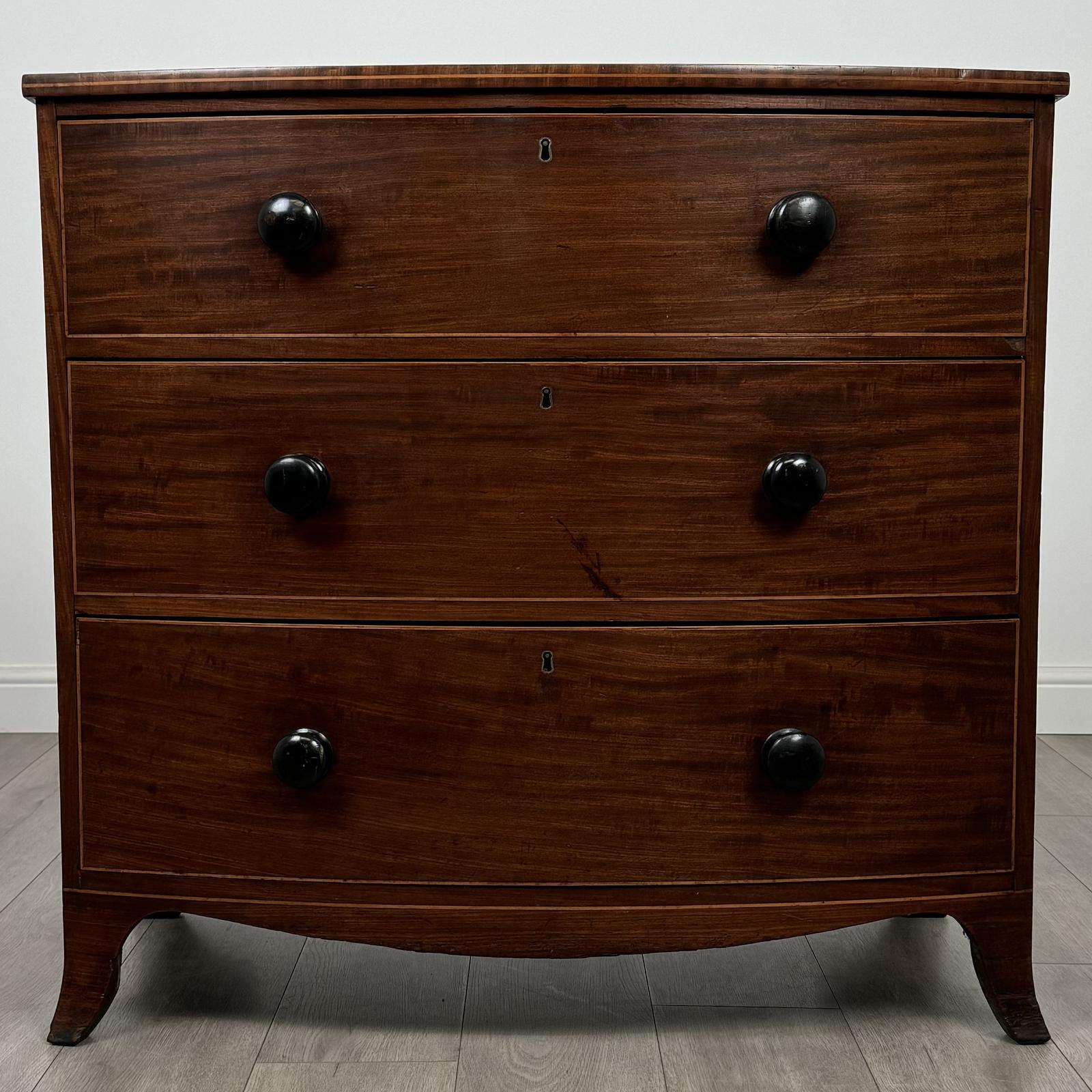 Antique 19th Century Bow Front Chest of Drawers in Mahogany (1 of 11) Antique 19th Century Bow Front Chest of Drawers in Mahogany (1 of 11)