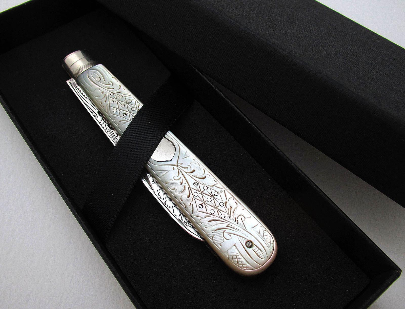Antique English Sheffield Sterling Silver & Mother of Pearl Folding Fruit Knife, Bright-cut Floral Engravings (1 of 10)