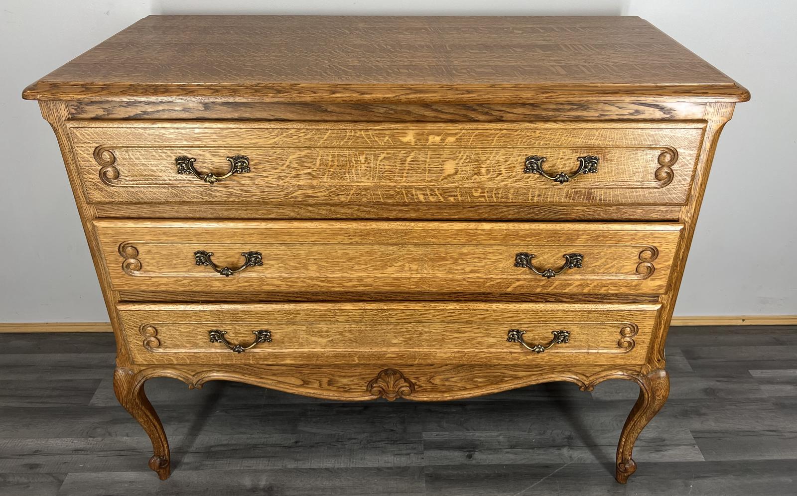 Vintage French Chest of Drawers (1 of 8) Vintage French Chest of Drawers (1 of 8)