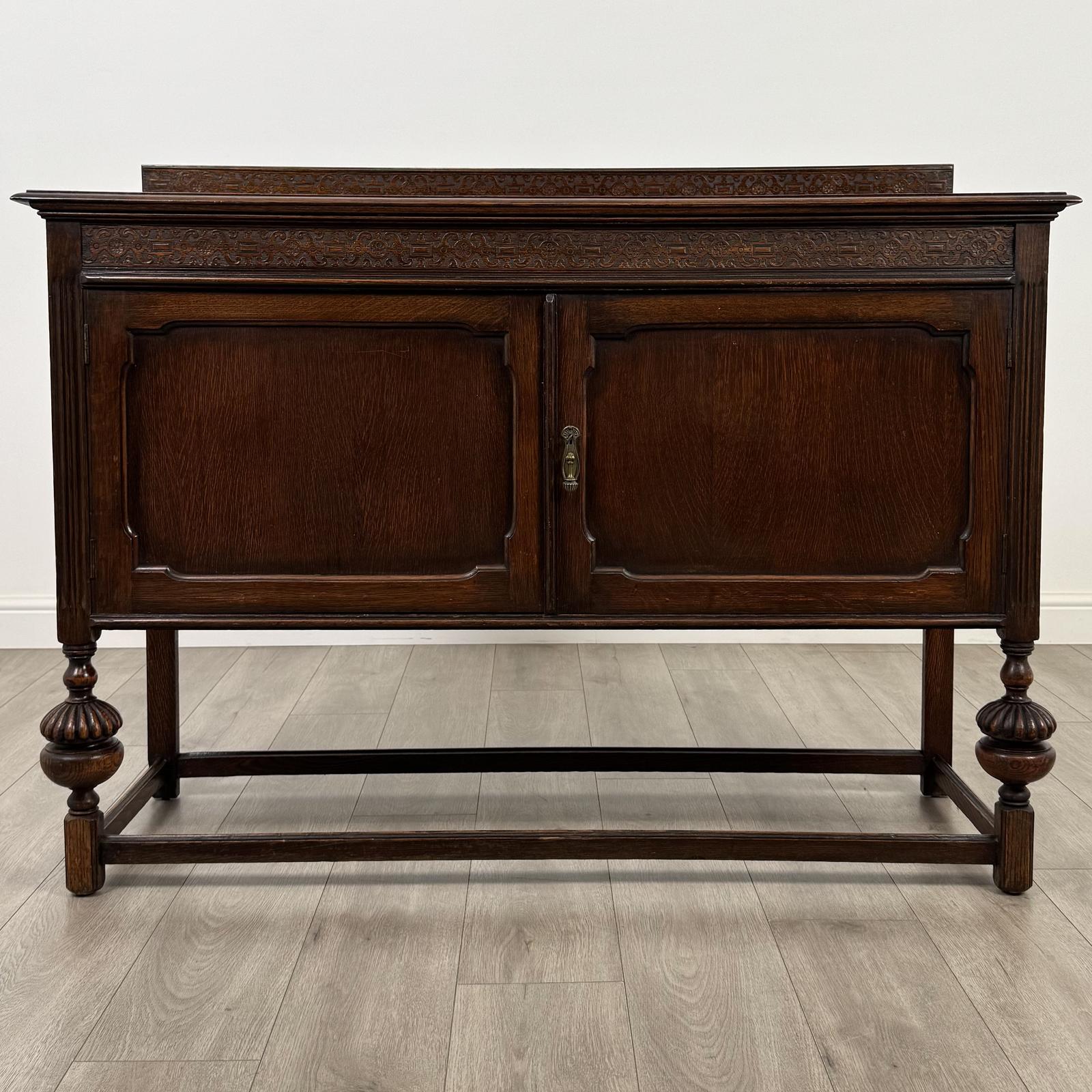 Antique 20th Century Fine Quality Fitted Sideboard in Oak (1 of 12)
