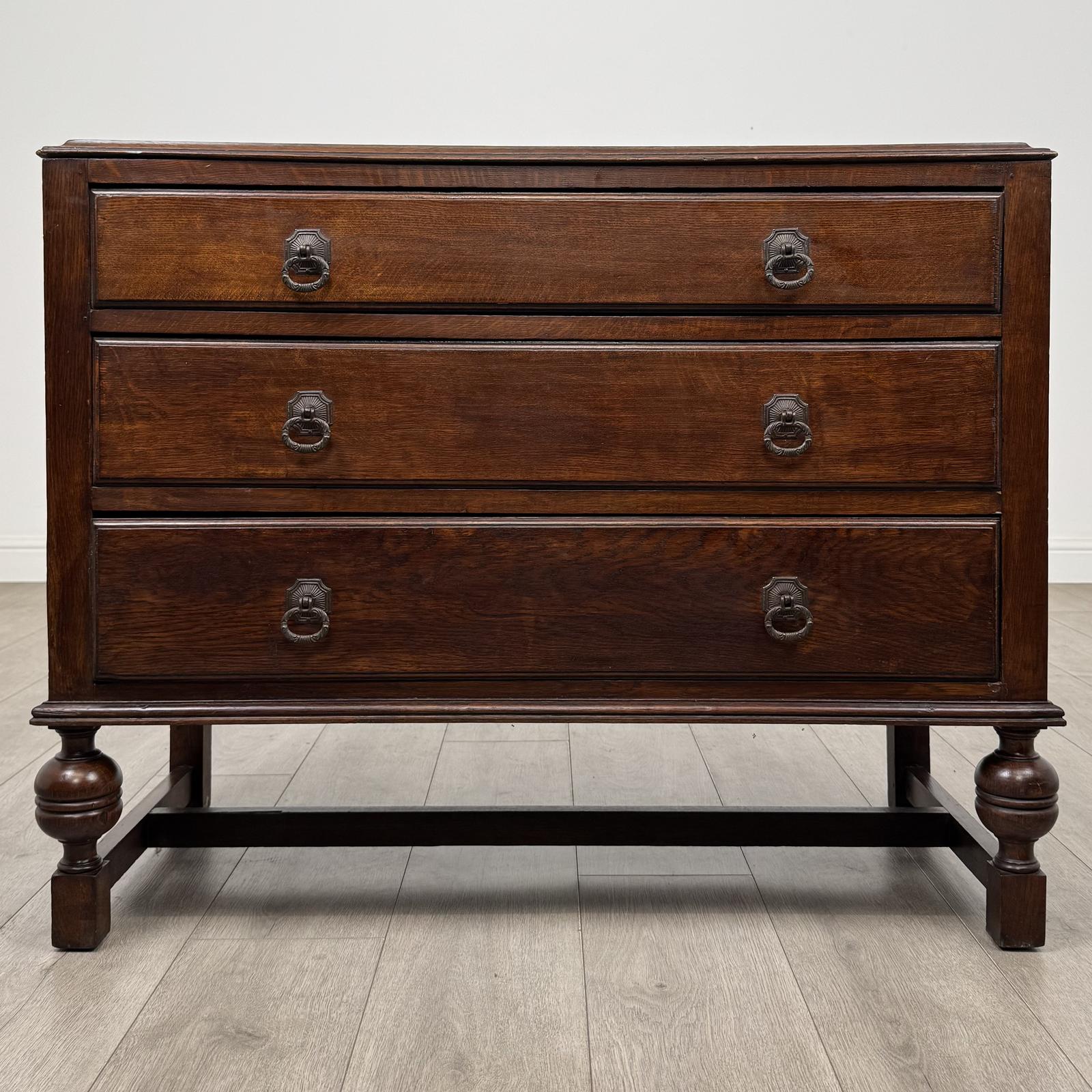 Antique 20th Century Edwardian Chest of Drawers in Oak (1 of 11) Antique 20th Century Edwardian Chest of Drawers in Oak (1 of 11)
