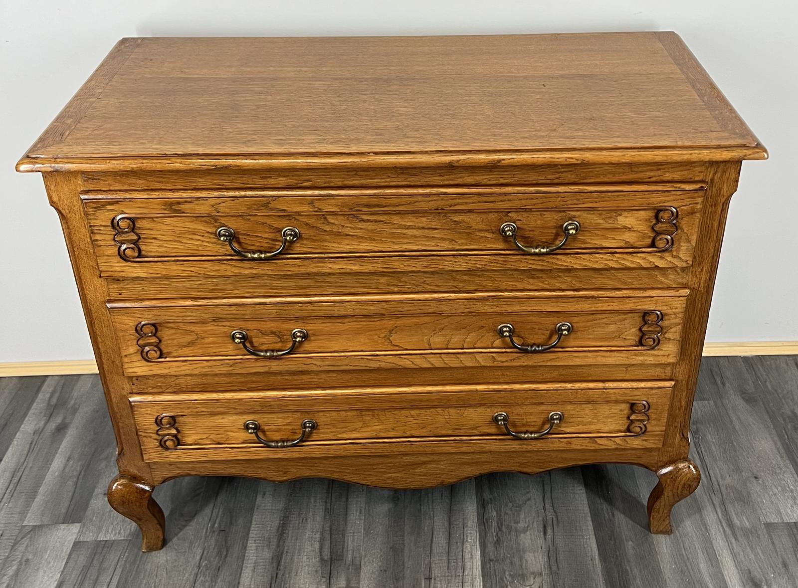 Vintage French Chest of Drawers (1 of 12) Vintage French Chest of Drawers (1 of 12)