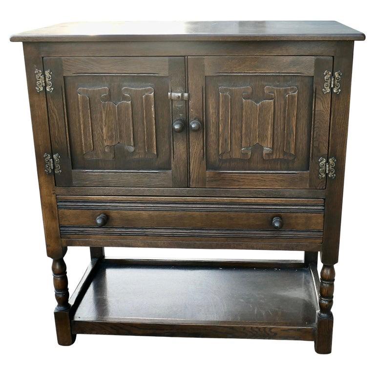 Gothic Oak Cupboard with Drawer and Under-tier (1 of 7)