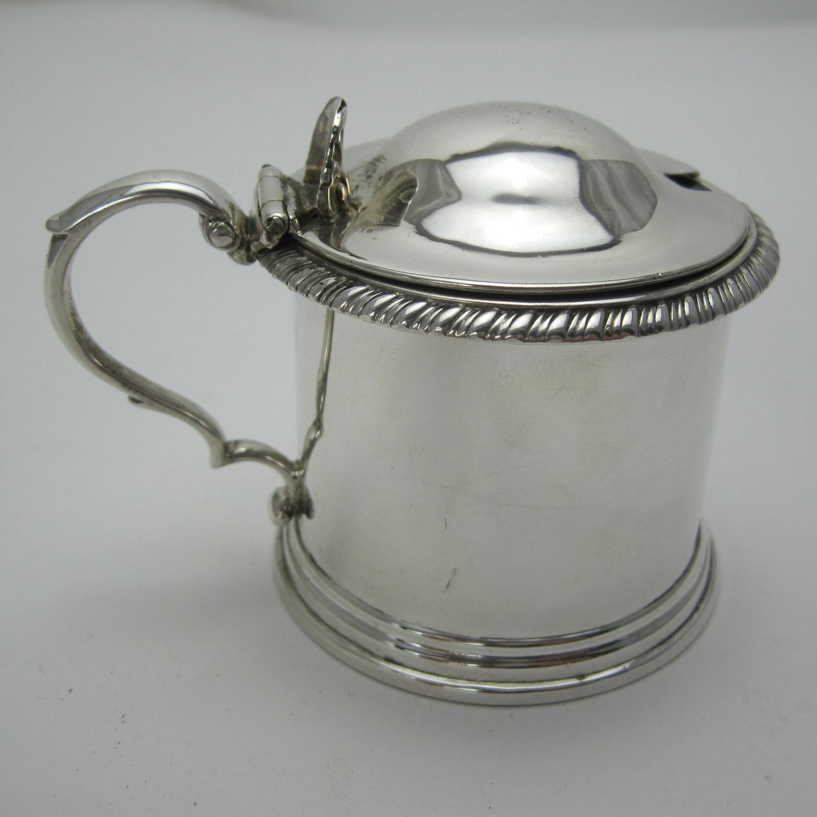 Good Victorian Silver Drum Mustard Pot (1 of 5)
