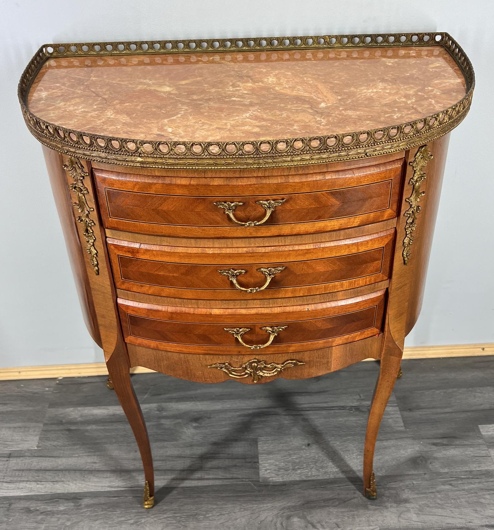 Vintage French Chest of Drawers Marble Top Ormolu Detail Cabinet LOT 3901 (1 of 17) Vintage French Chest of Drawers Marble Top Ormolu Detail Cabinet LOT 3901 (1 of 17)