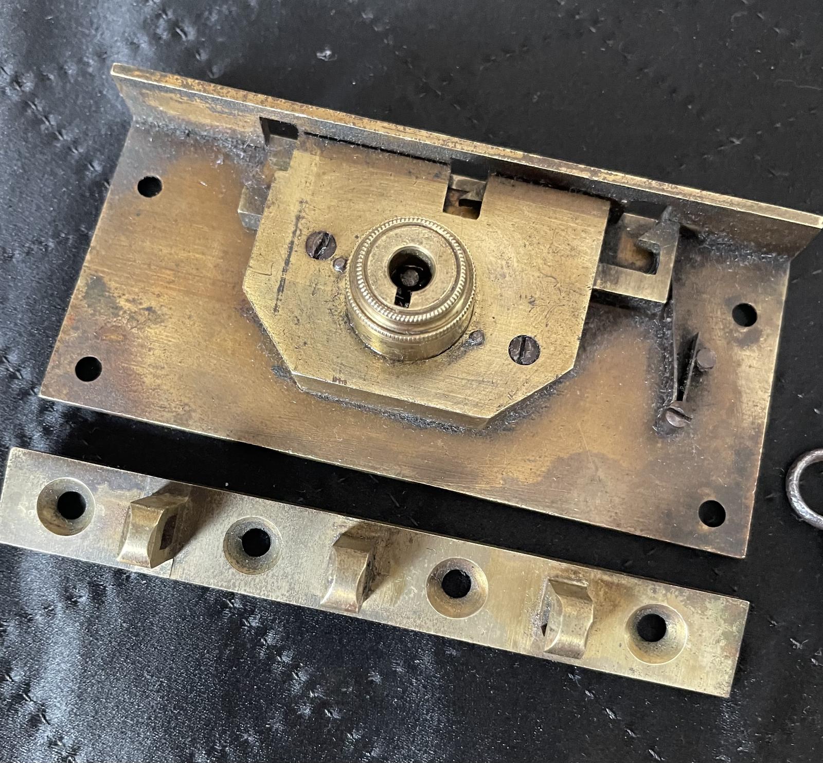 W Leuchars Patent Box Lock (1 of 8)