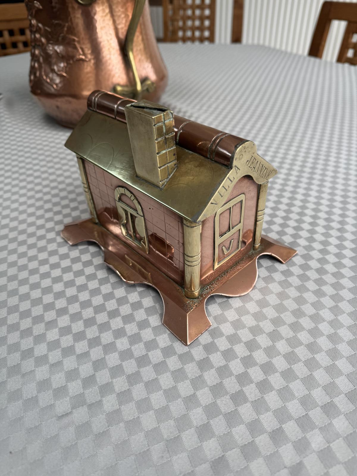 Arts and Crafts Money Box (1 of 6) Arts and Crafts Money Box (1 of 6)