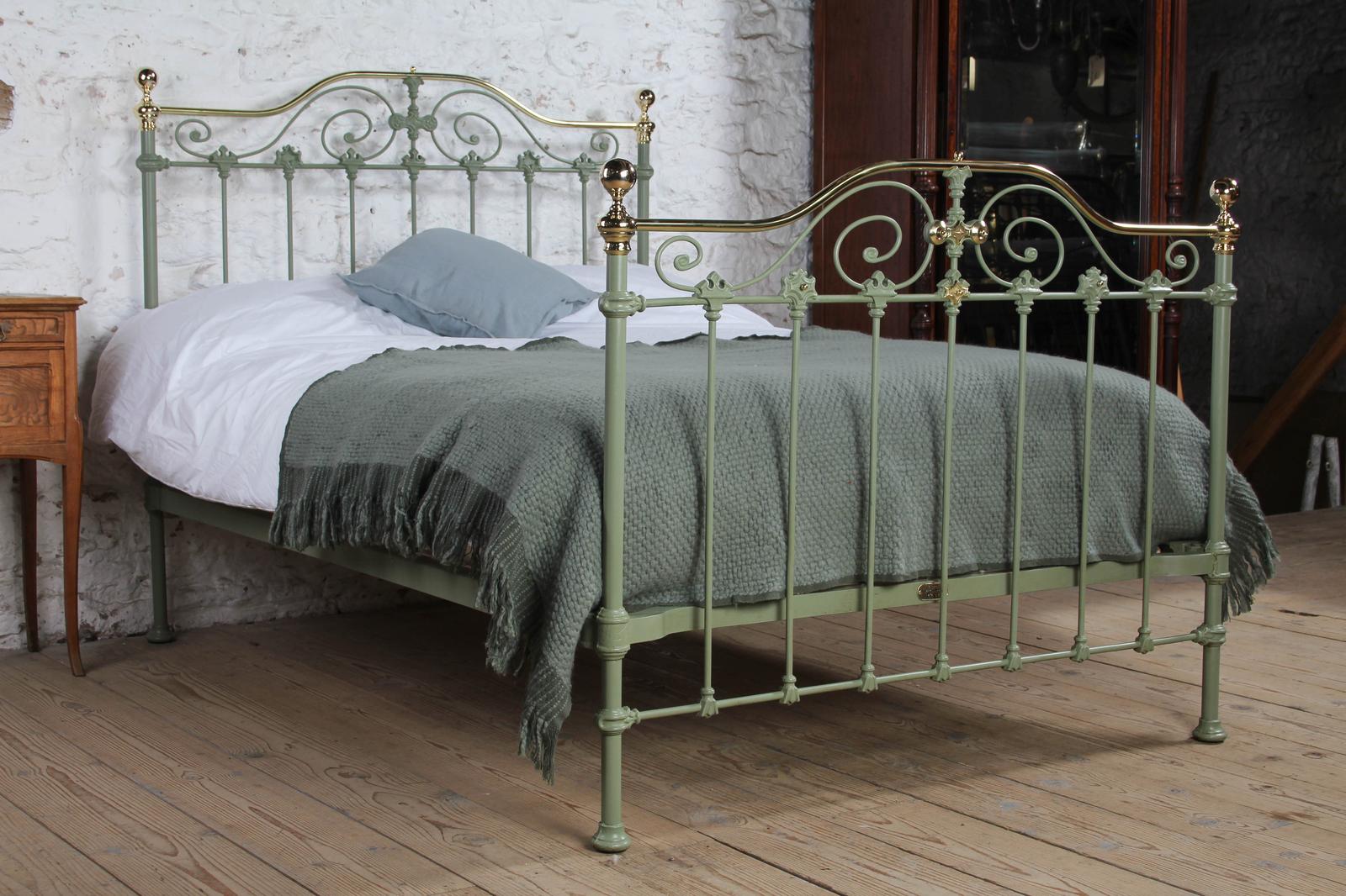 Decorative Green Brass and Iron Double Victorian Bed (1 of 9) Decorative Green Brass and Iron Double Victorian Bed (1 of 9)