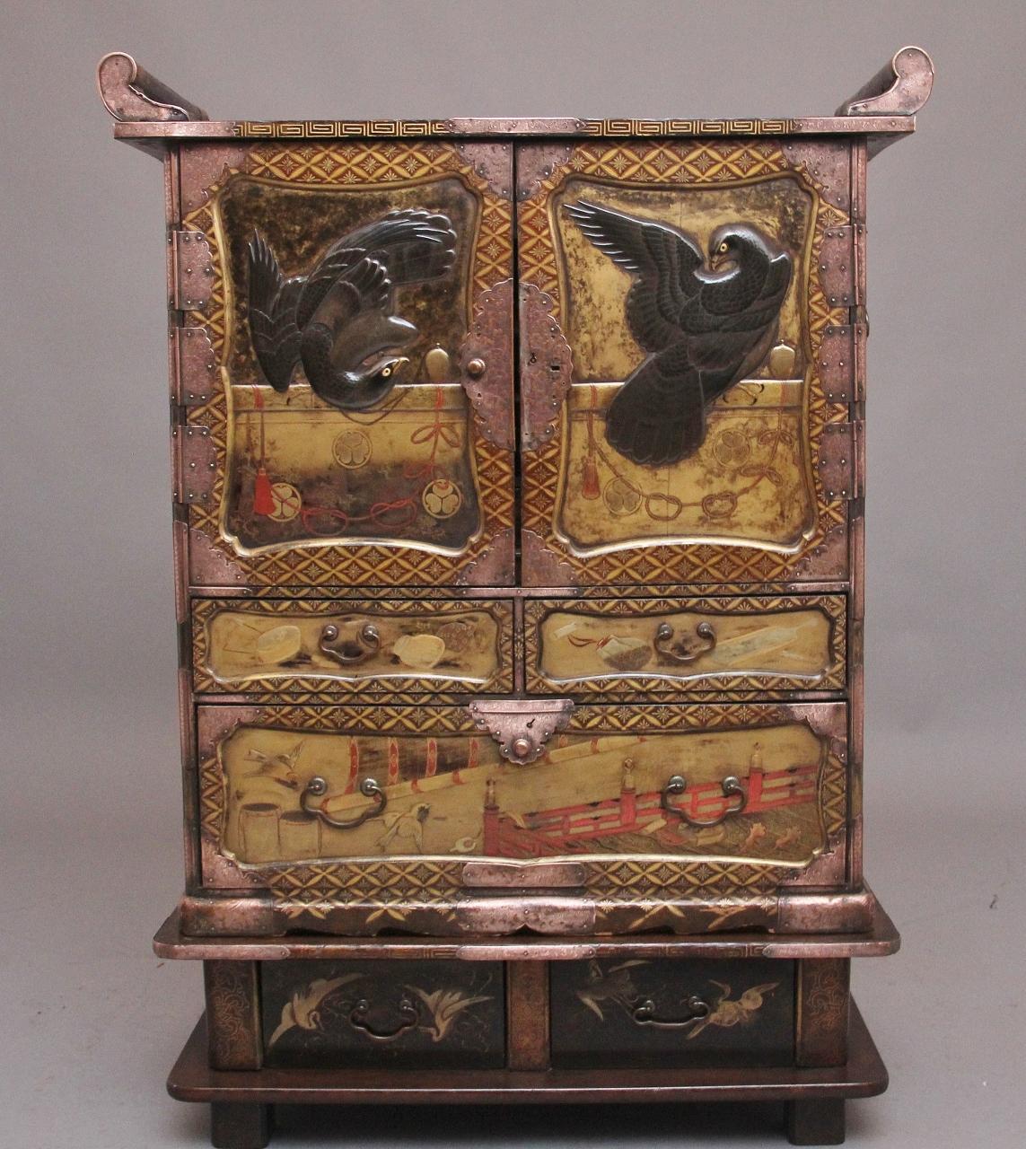 19th Century Japanese Gilt Lacquered Cabinet (1 of 18)