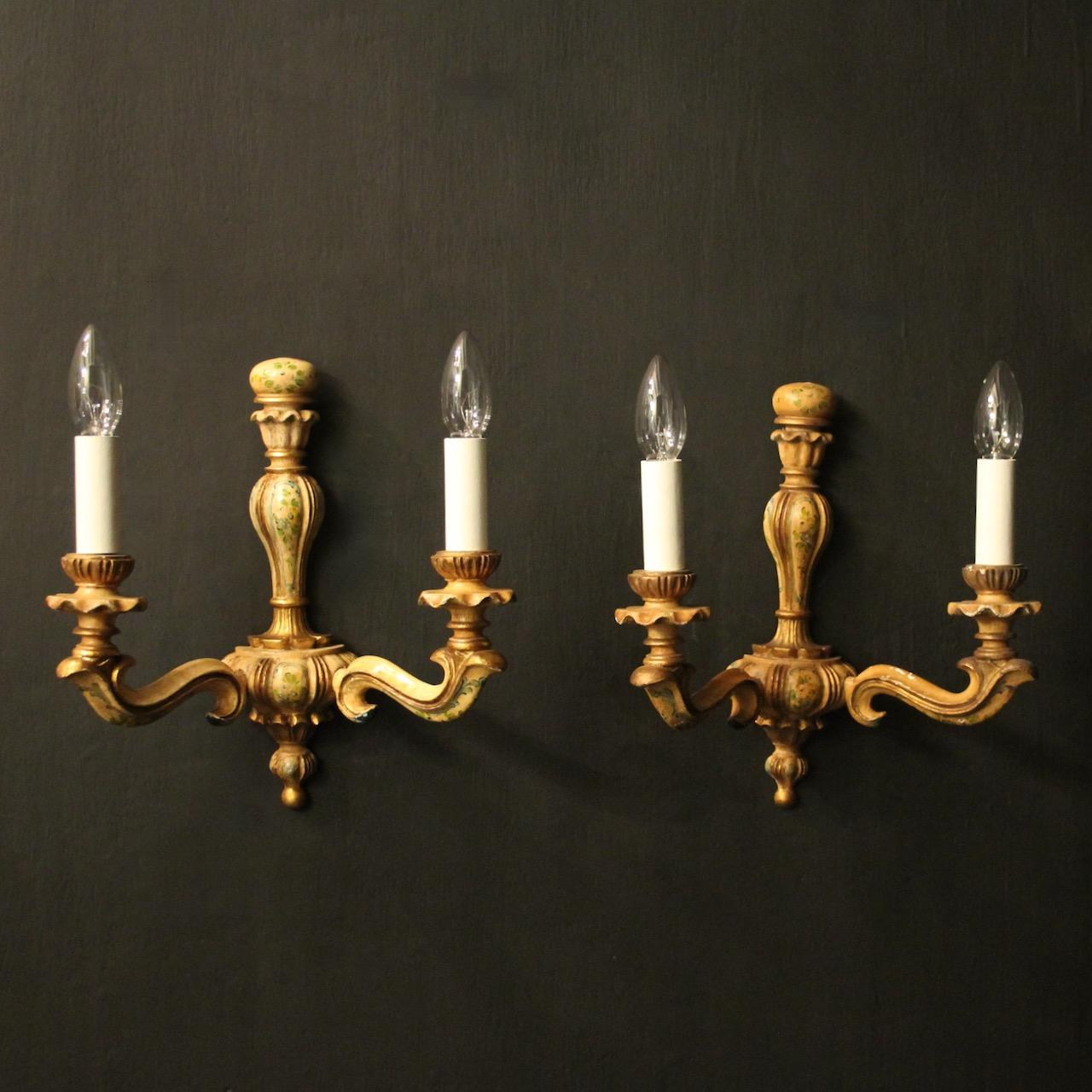 Italian Pair of Polychrome Gilded Wall Lights (1 of 10)