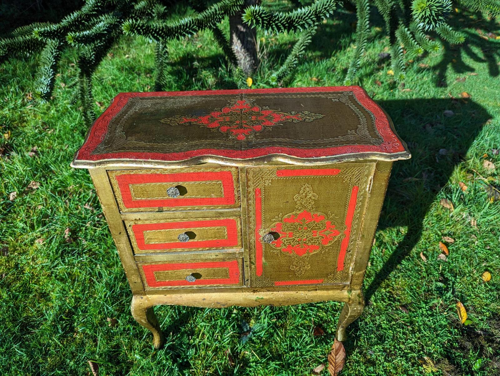 Early 20th Century Italian Florentine Cabinet (1 of 10) Early 20th Century Italian Florentine Cabinet (1 of 10)