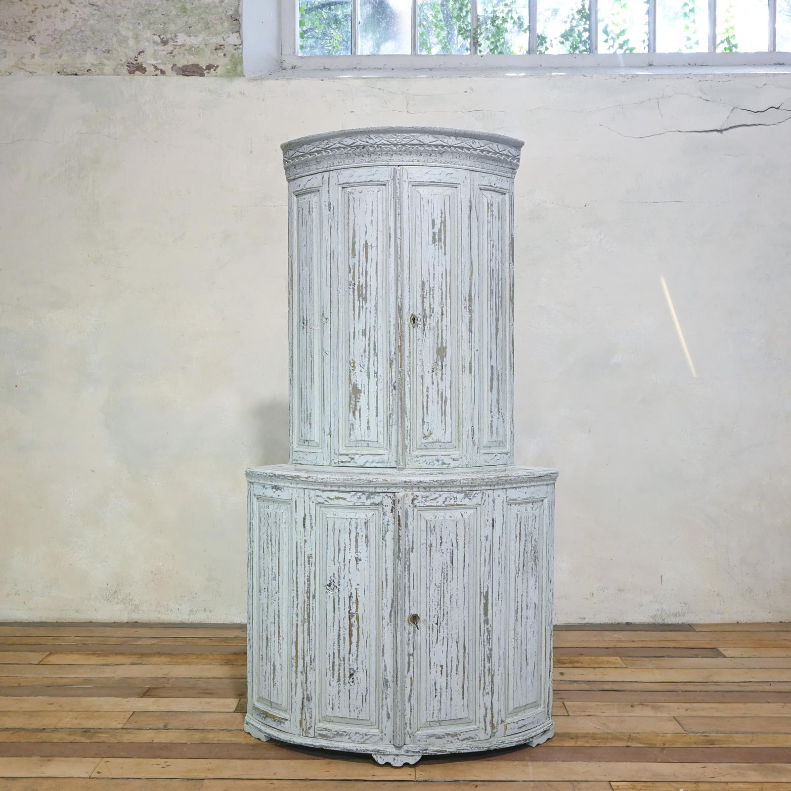 18th Century Swedish Gustavian Corner Cupboard (1 of 16)