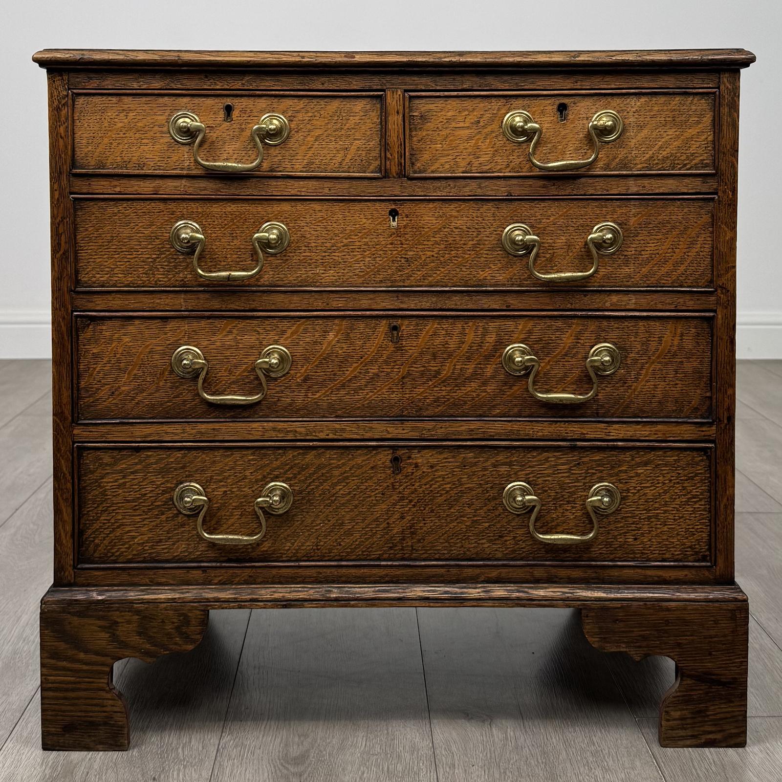 Antique 19th Century Small Chest of Drawers in Oak (1 of 11) Antique 19th Century Small Chest of Drawers in Oak (1 of 11)