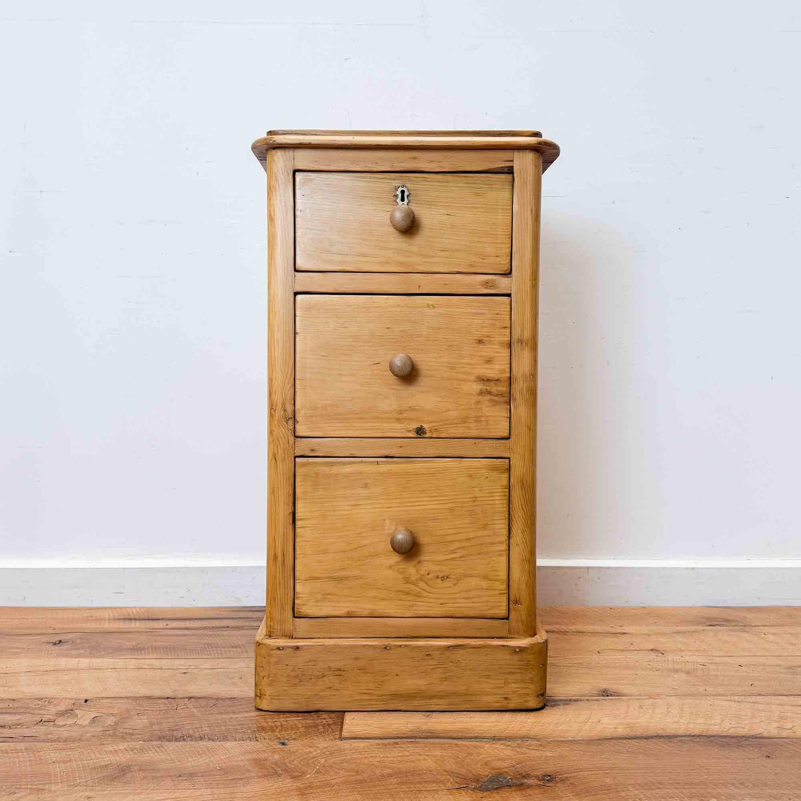 Narrow Antique Pine Chest of Drawers, 44cm Wide (1 of 9) Narrow Antique Pine Chest of Drawers, 44cm Wide (1 of 9)