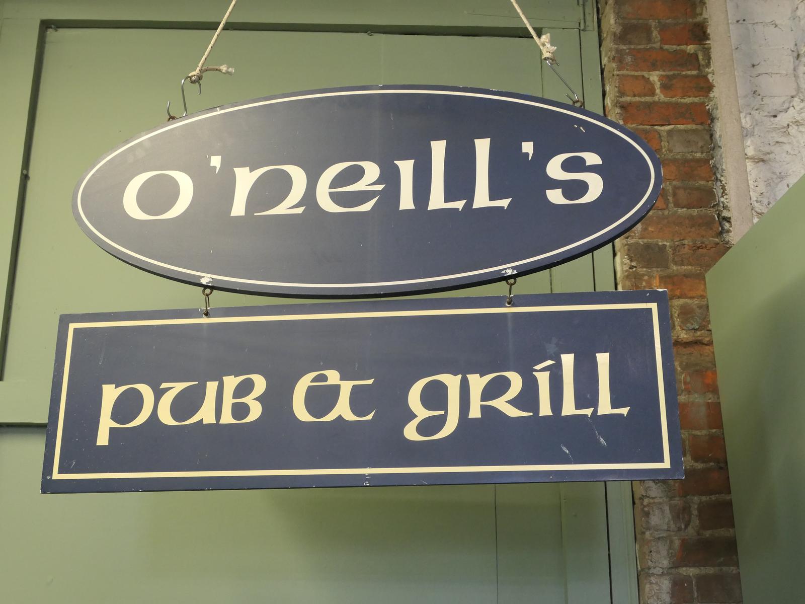 Double Sided Hanging Irish Pub Sign “O’Neils” (1 of 6) Double Sided Hanging Irish Pub Sign “O’Neils” (1 of 6)