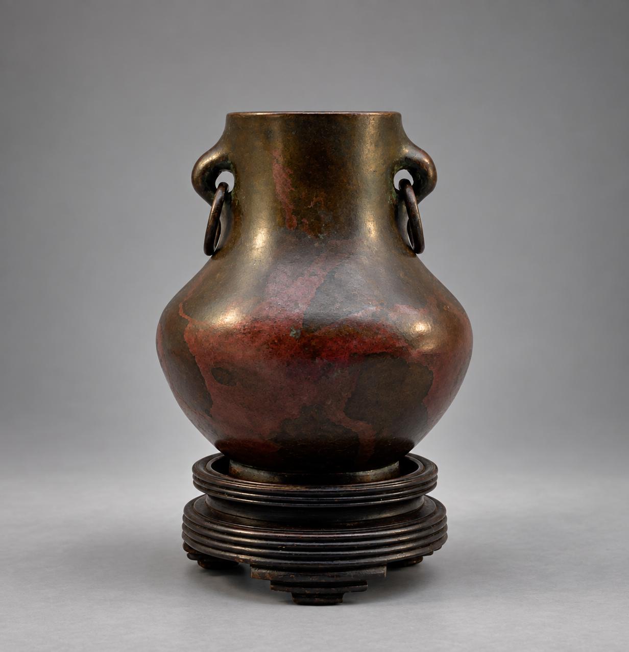 Fine Small Chinese Archaistic Bronze Hu Vase – Qing Dynasty, C.19th Century (1 of 9) Fine Small Chinese Archaistic Bronze Hu Vase – Qing Dynasty, C.19th Century (1 of 9)