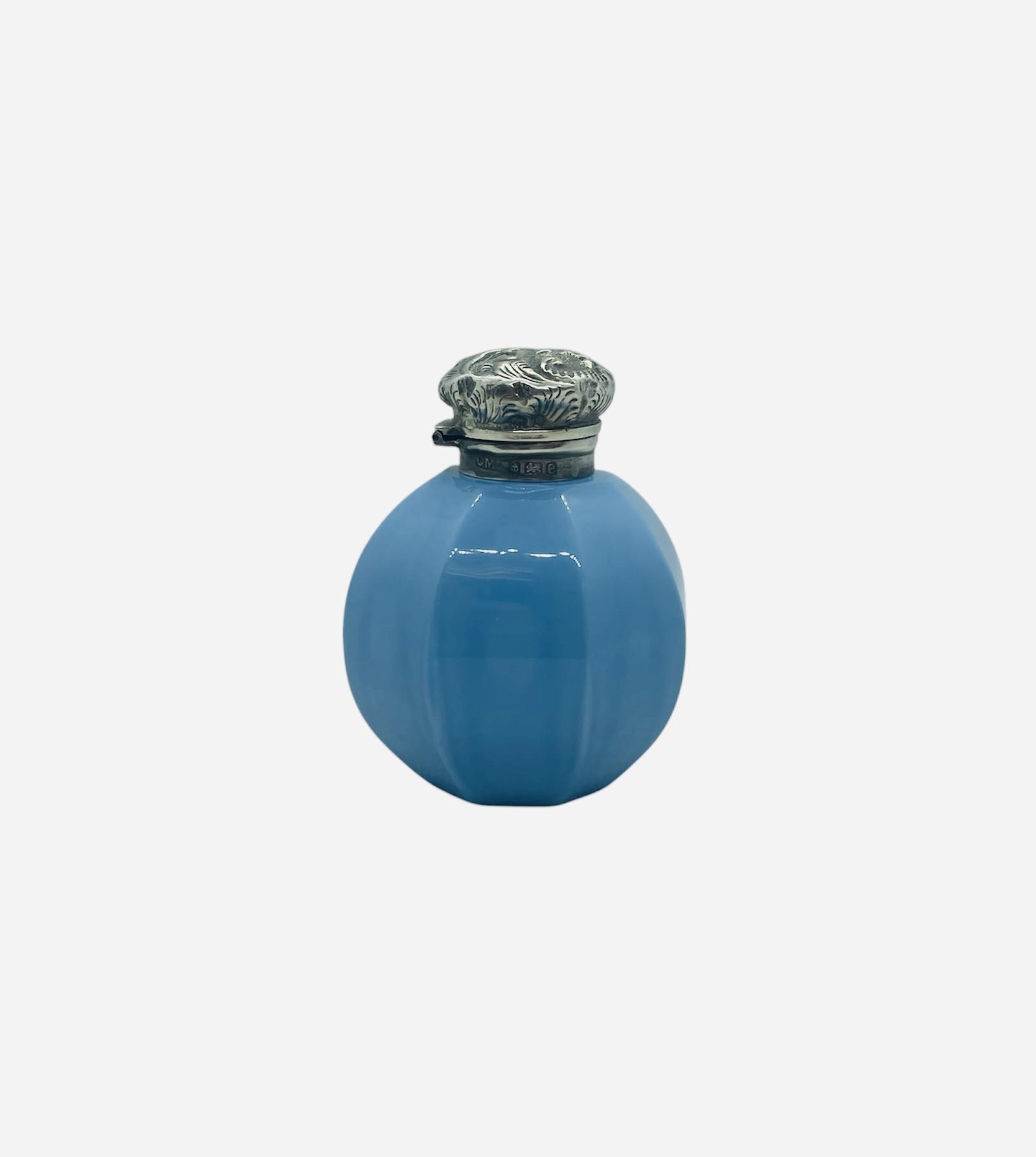 Antique Silver Duck Egg Blue Scent Perfume Bottle Rare (1 of 8) Antique Silver Duck Egg Blue Scent Perfume Bottle Rare (1 of 8)