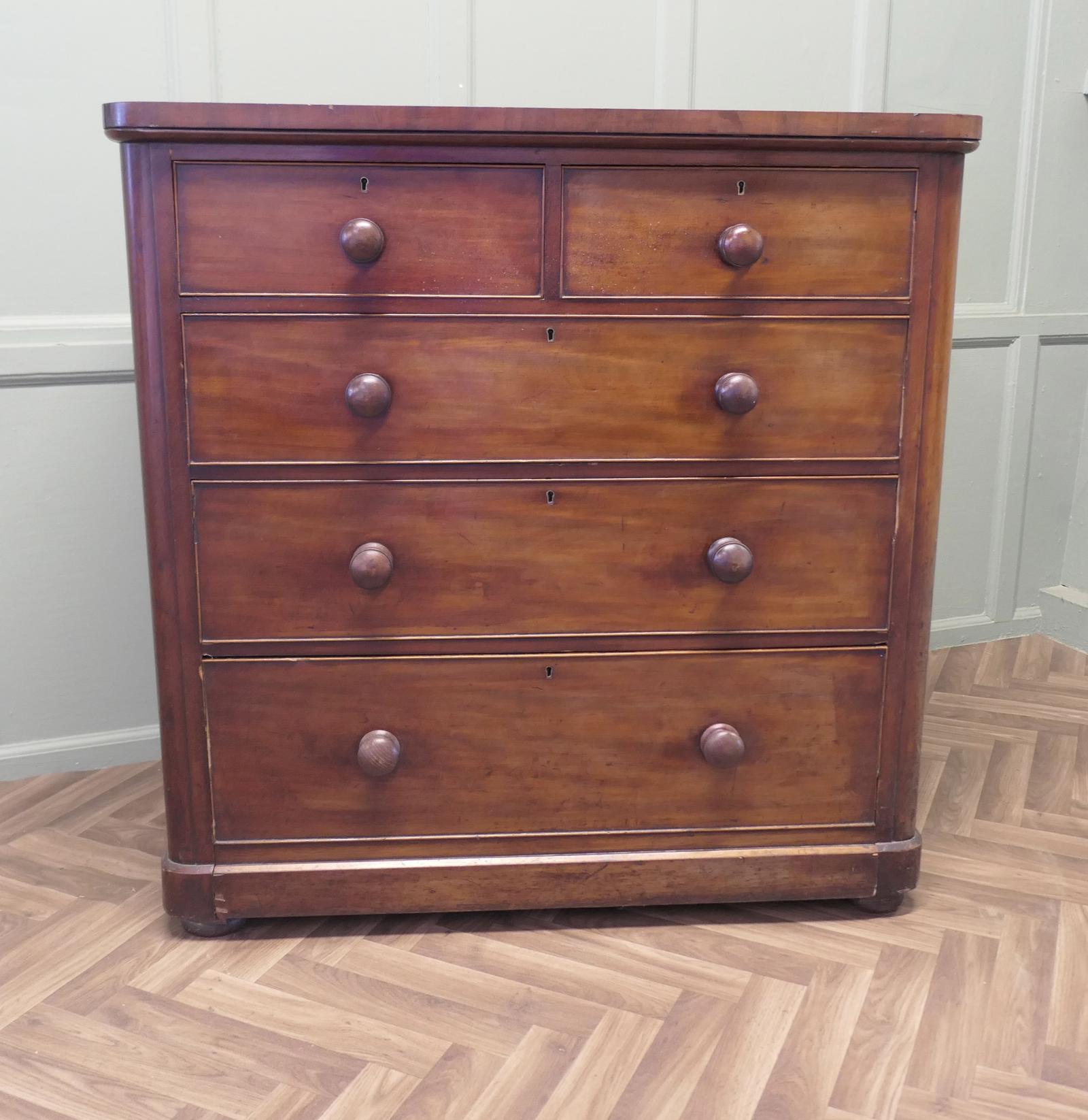 Large Victorian Mahogany Chest of Drawers (1 of 6) Large Victorian Mahogany Chest of Drawers (1 of 6)