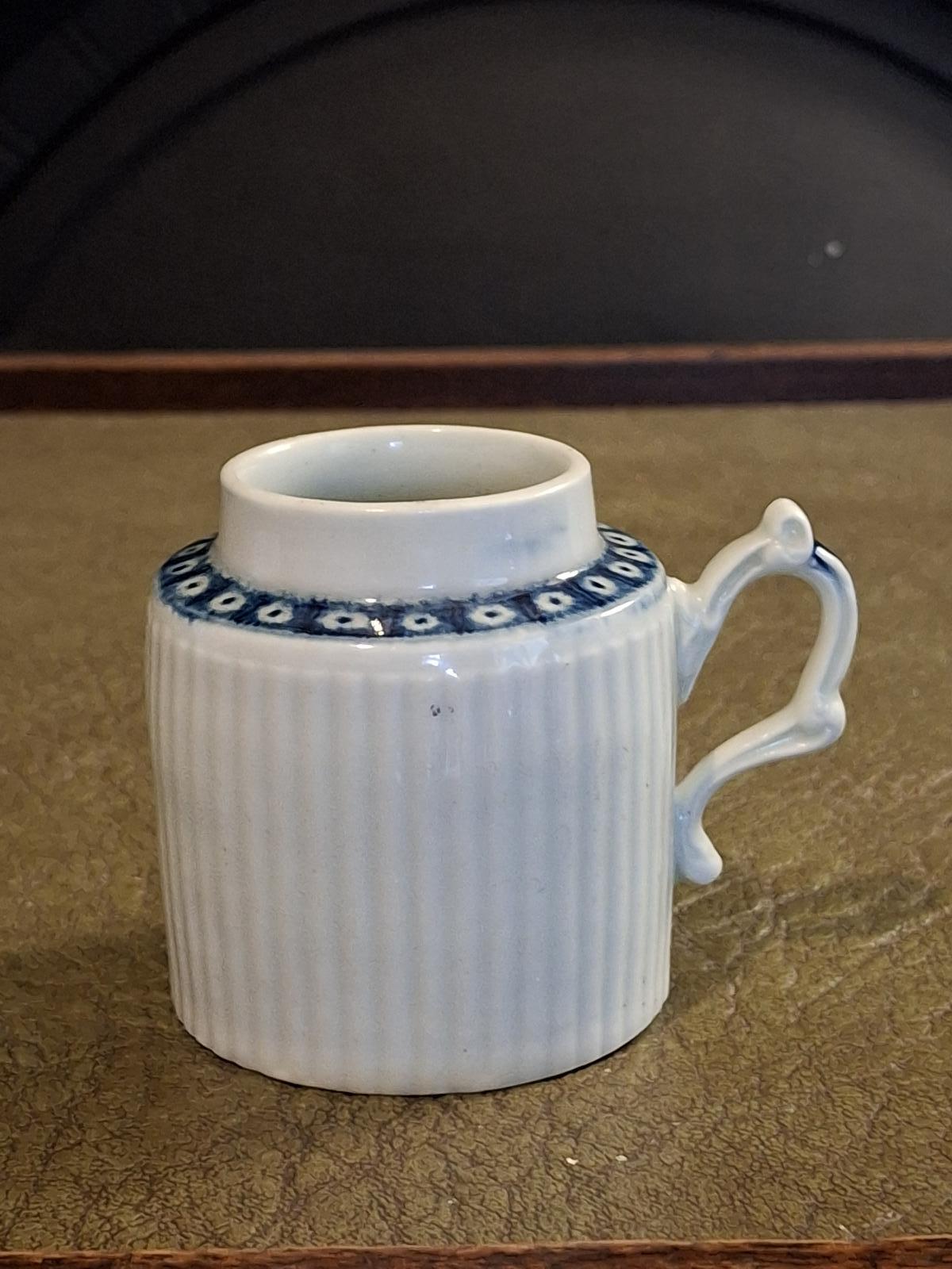18th Century Worcester Porcelain Wet Mustard Pot (1 of 9) 18th Century Worcester Porcelain Wet Mustard Pot (1 of 9)