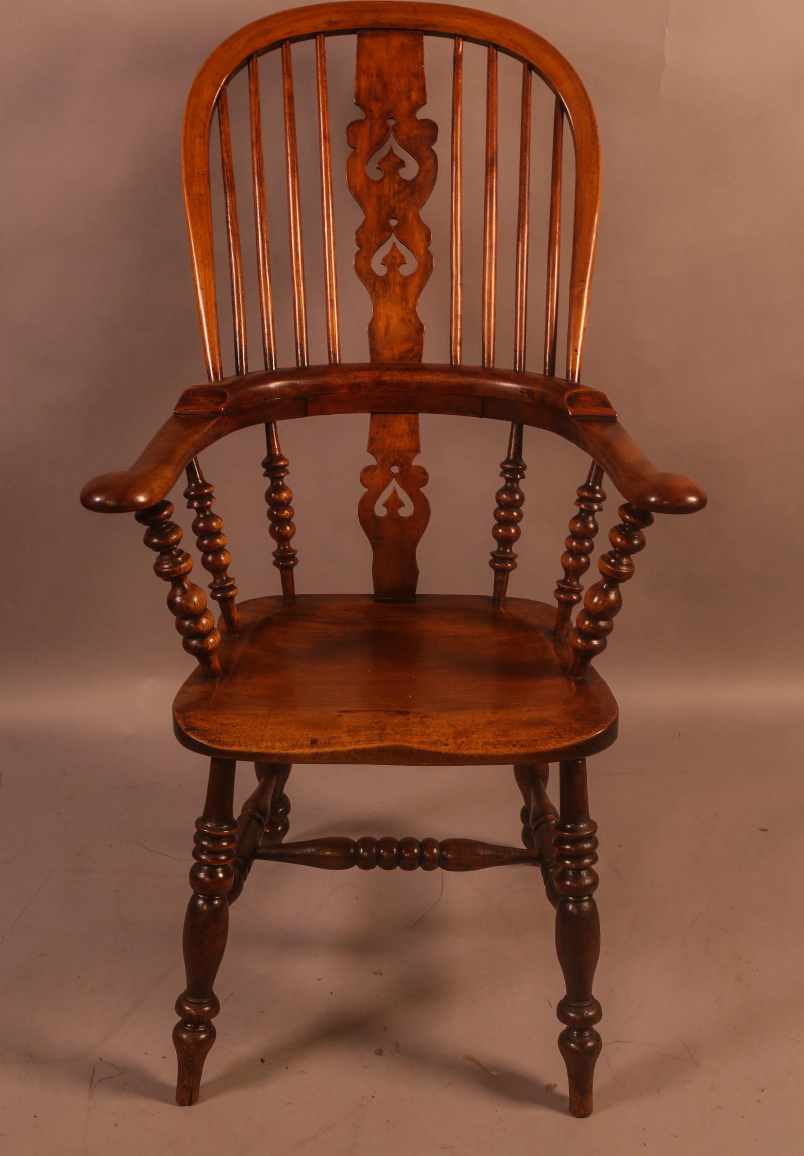 Good Victorian Broad Arm Windsor Chair (1 of 9) Good Victorian Broad Arm Windsor Chair (1 of 9)