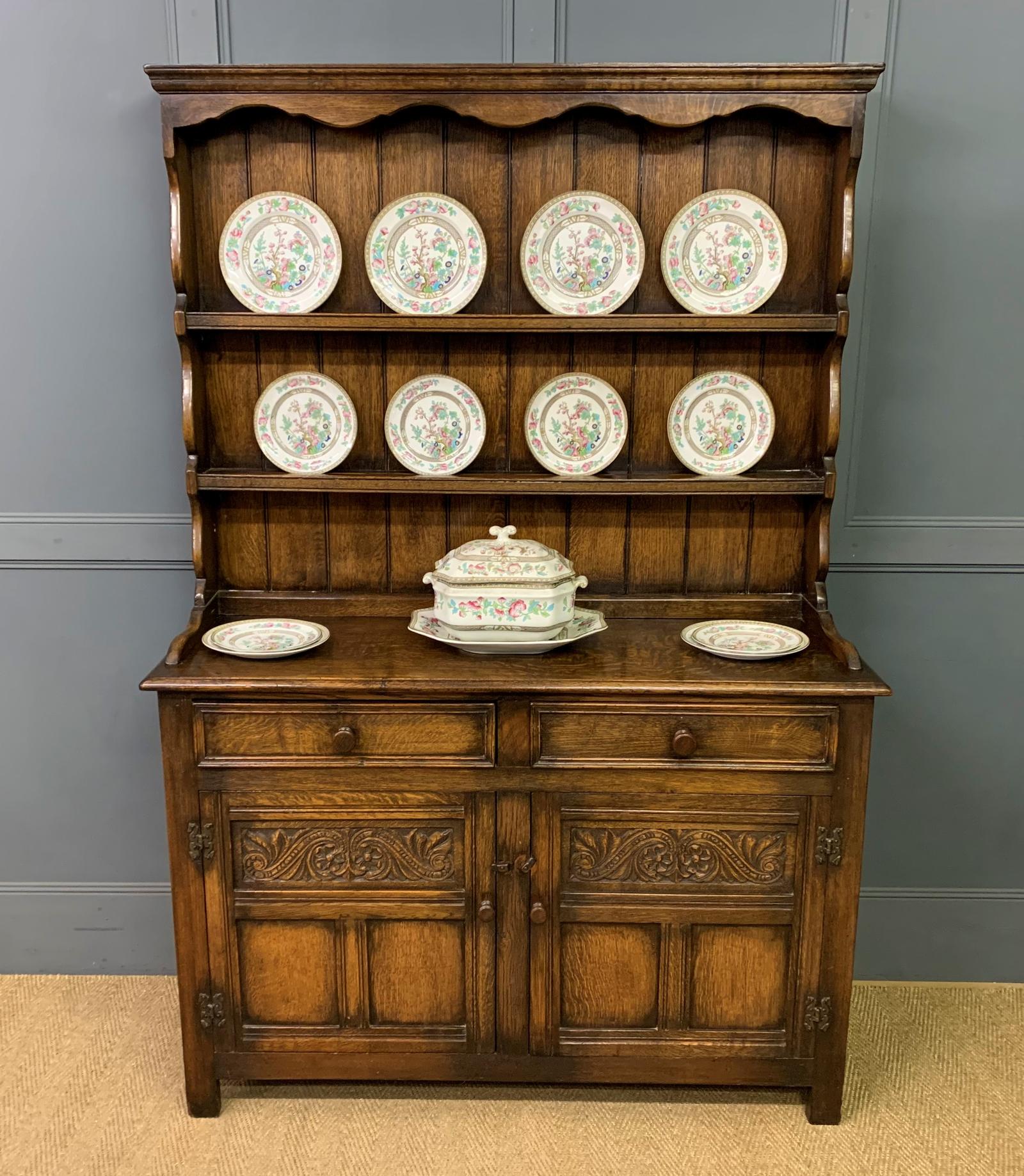 Ipswich Oak Dresser (1 of 11)