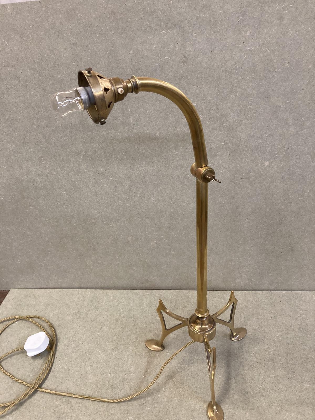 Pulman Style Brass Table Lamp / Desk Lamp (1 of 14) Pulman Style Brass Table Lamp / Desk Lamp (1 of 14)