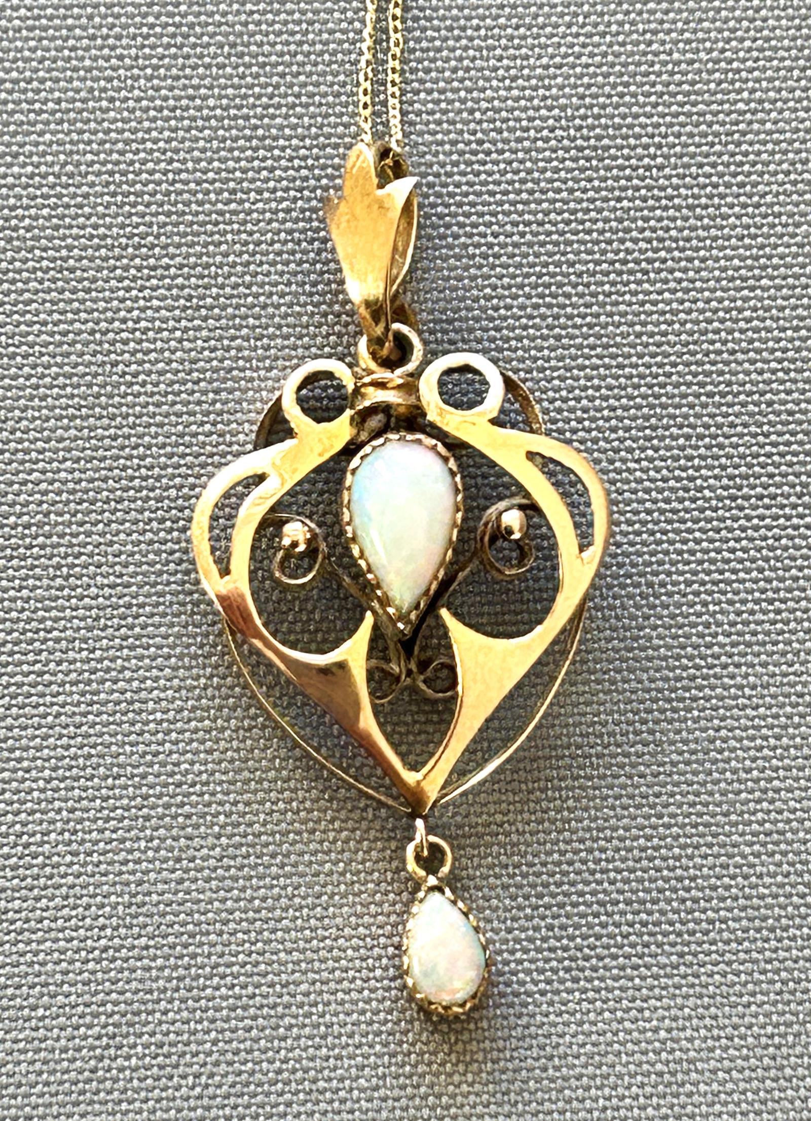 Art Nouveau 9ct Gold & Opal Pendant Necklace (1 of 7) Art Nouveau 9ct Gold & Opal Pendant Necklace (1 of 7)