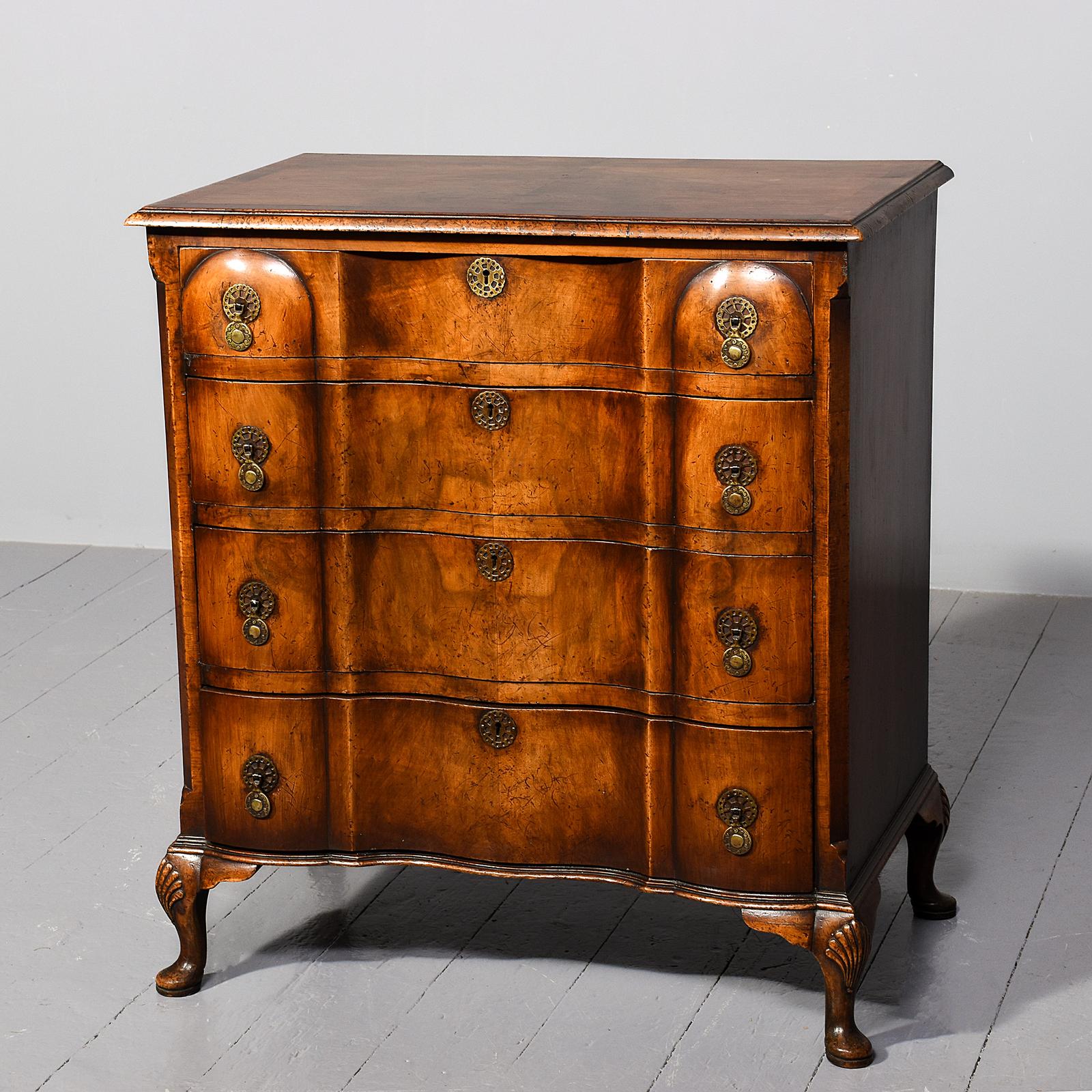 George II Style Walnut Chest of Drawers (1 of 9) George II Style Walnut Chest of Drawers (1 of 9)